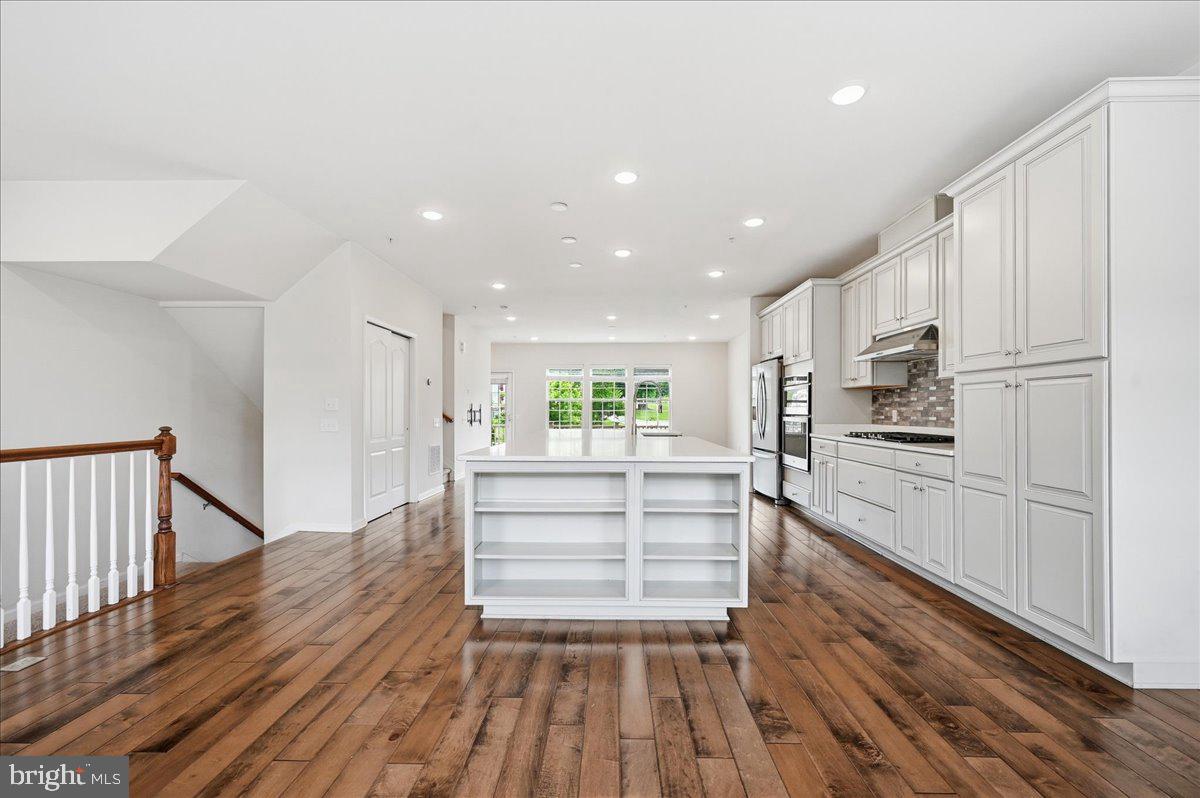 LINDEN HALL - Residential