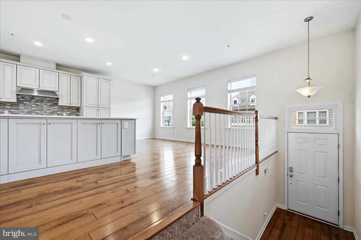 LINDEN HALL - Residential
