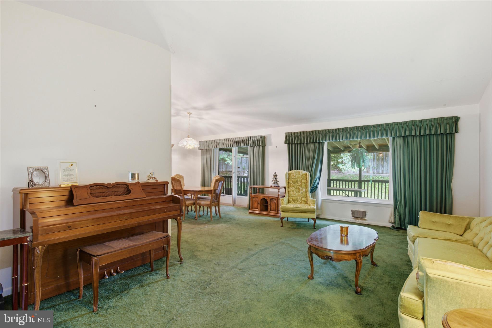 HILLANDALE HEIGHTS - Residential