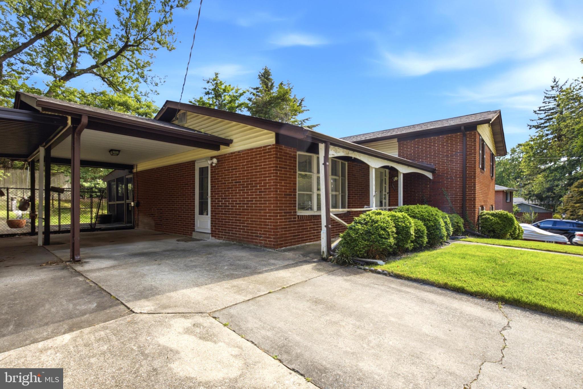HILLANDALE HEIGHTS - Residential