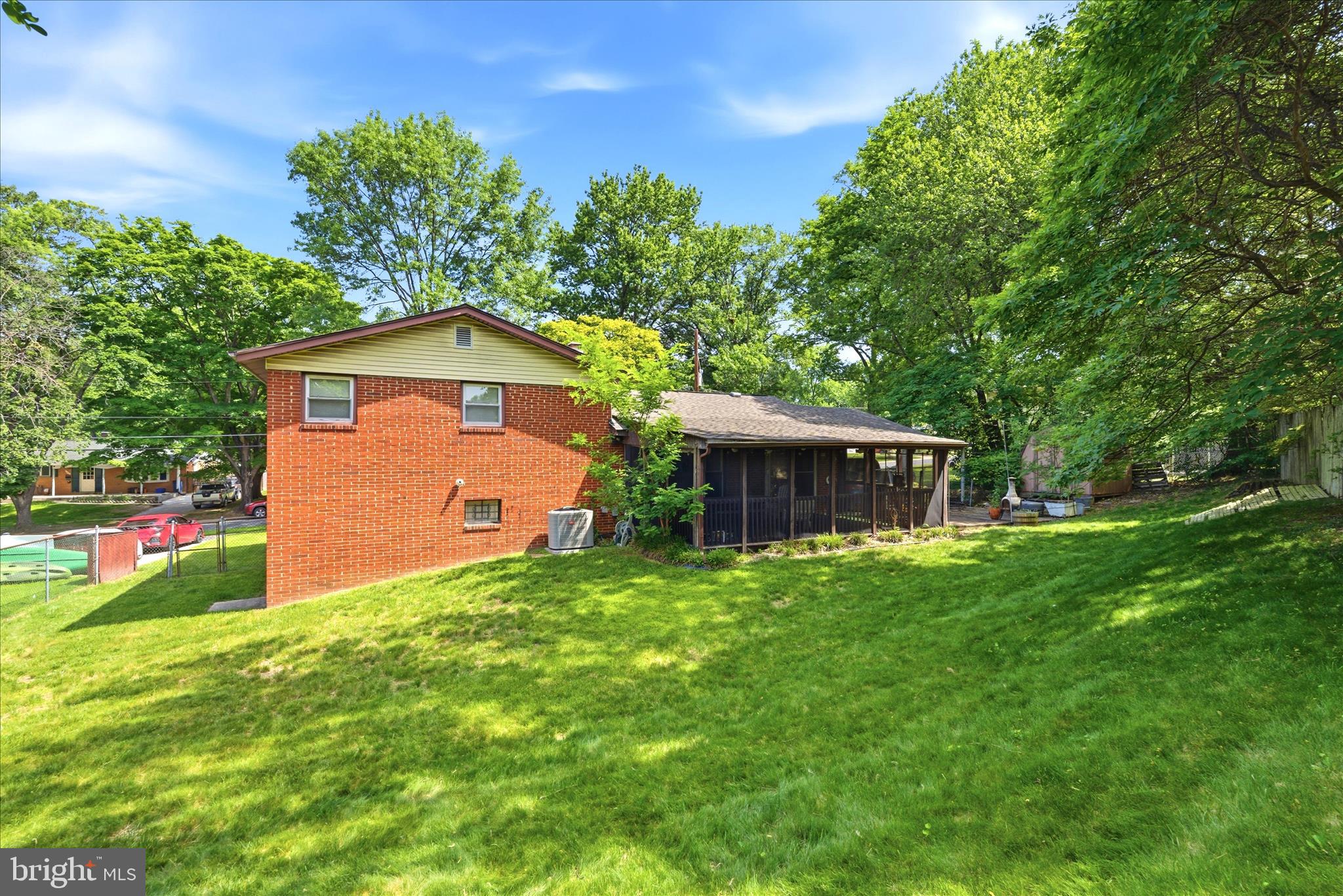 HILLANDALE HEIGHTS - Residential