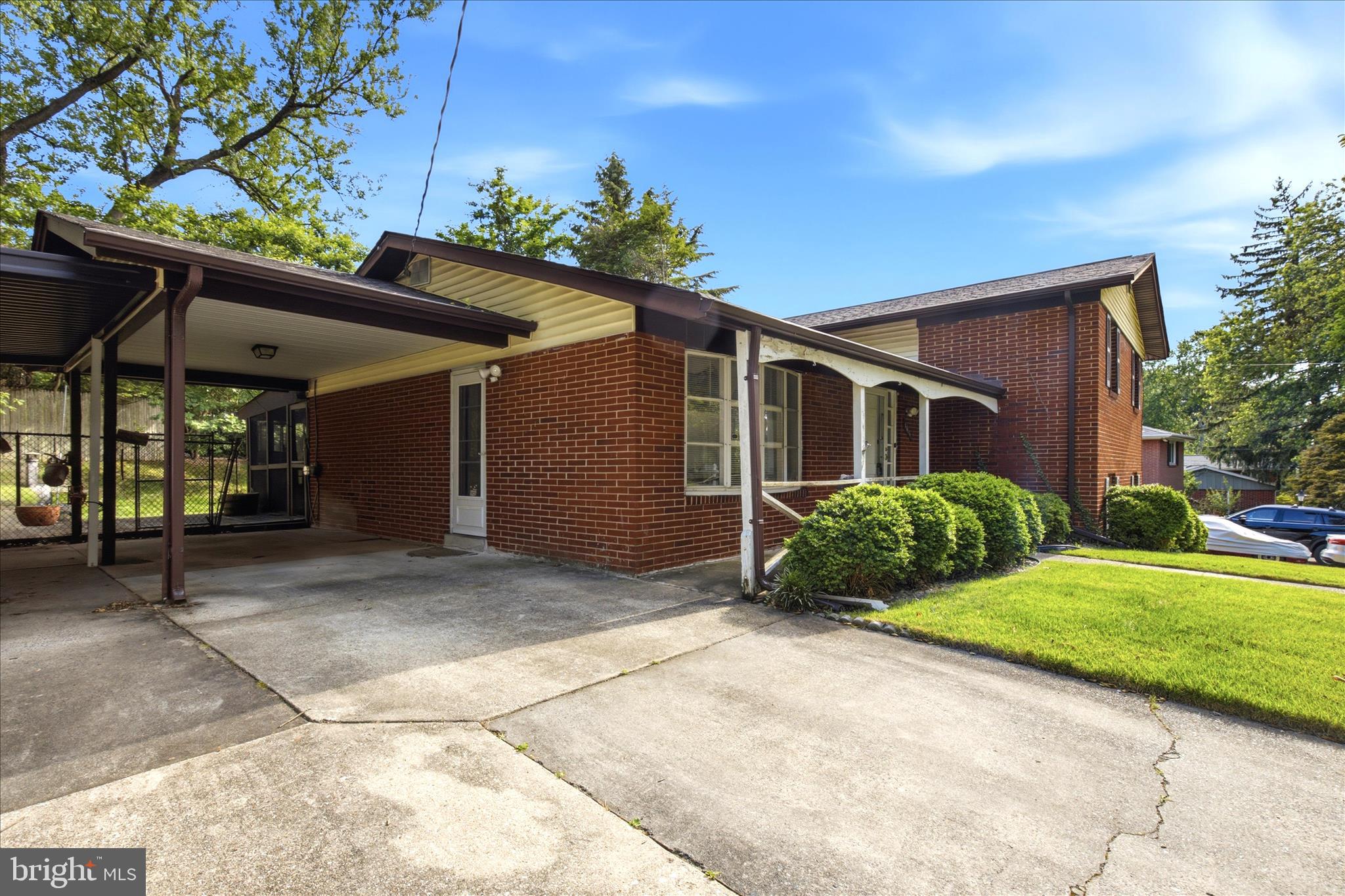 HILLANDALE HEIGHTS - Residential