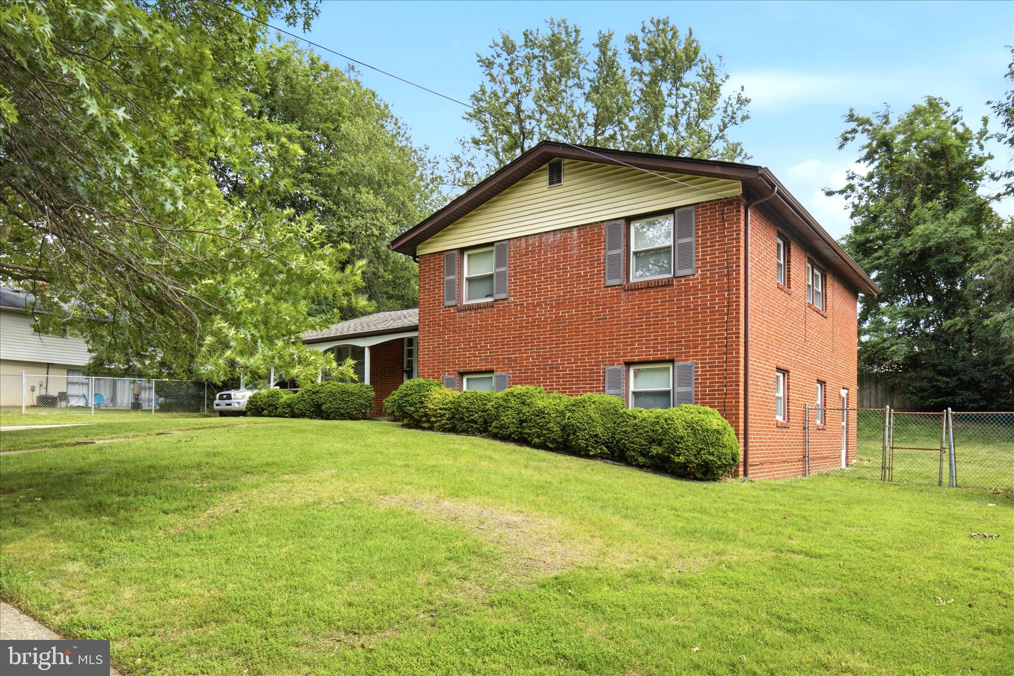 HILLANDALE HEIGHTS - Residential