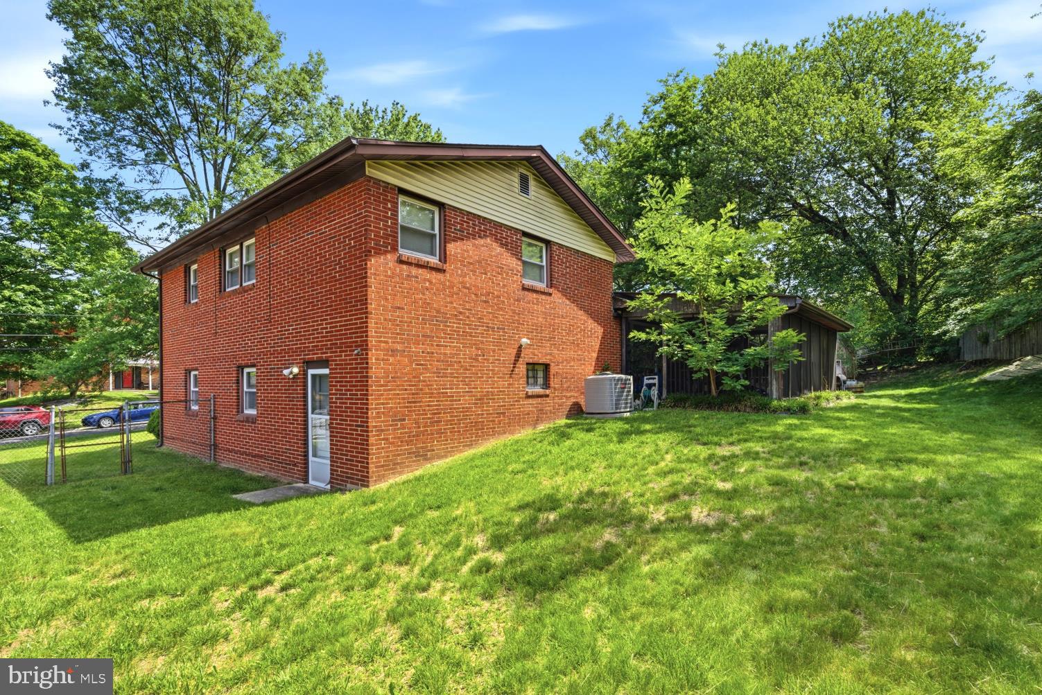 HILLANDALE HEIGHTS - Residential