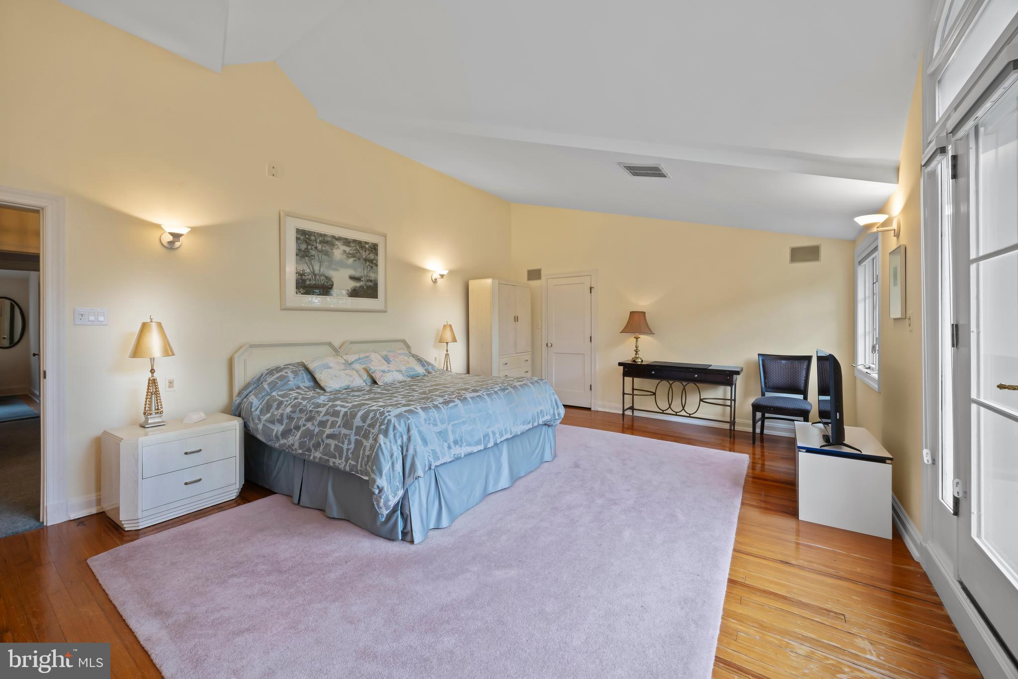 OLDE SEVERNA PARK - Residential