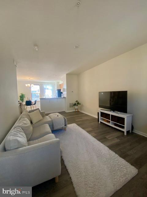 HOWARD SQUARE - Residential Lease