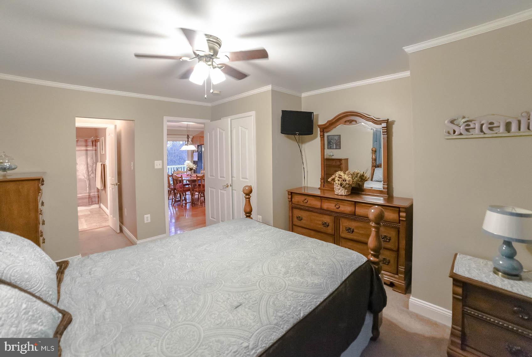 HOLLYWOOD SHORES - Residential