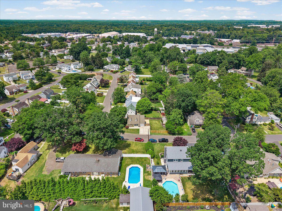 LANDRETH MANOR - Residential