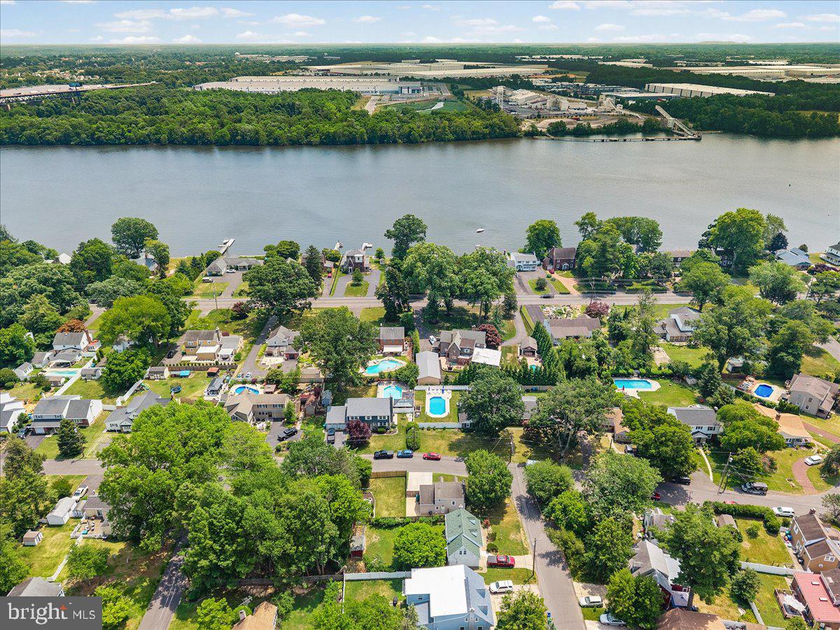 LANDRETH MANOR - Residential