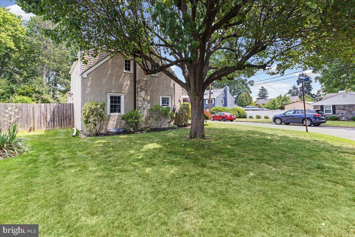 LANDRETH MANOR - Residential