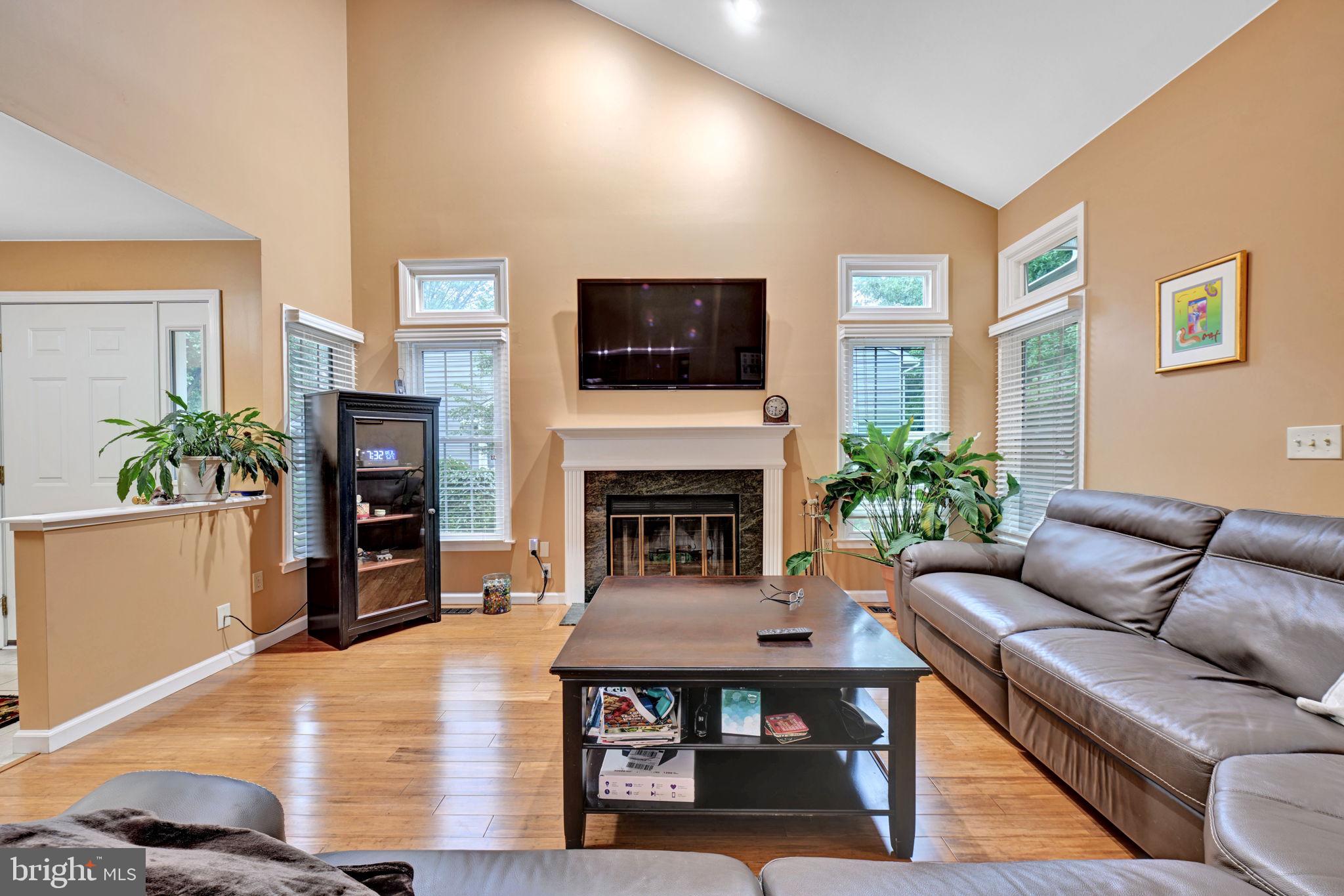 RIVA TRACE - Residential