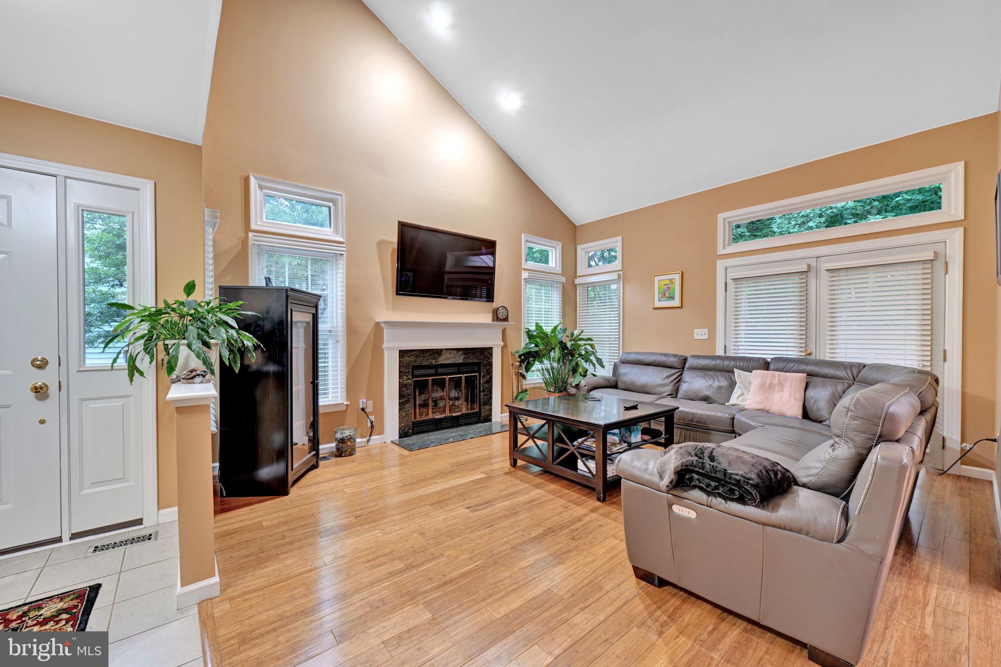 RIVA TRACE - Residential