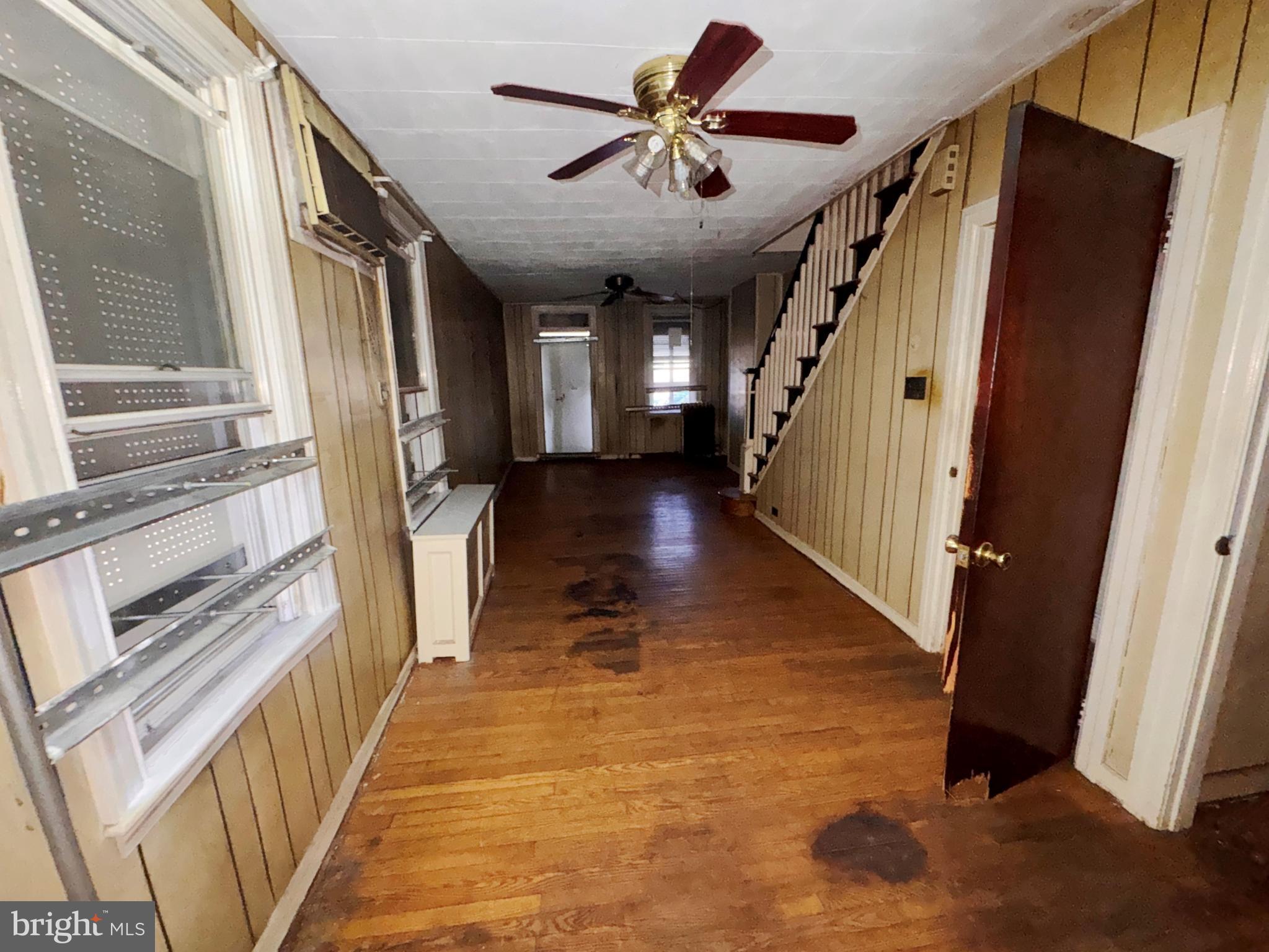 BRIDESBURG - Residential