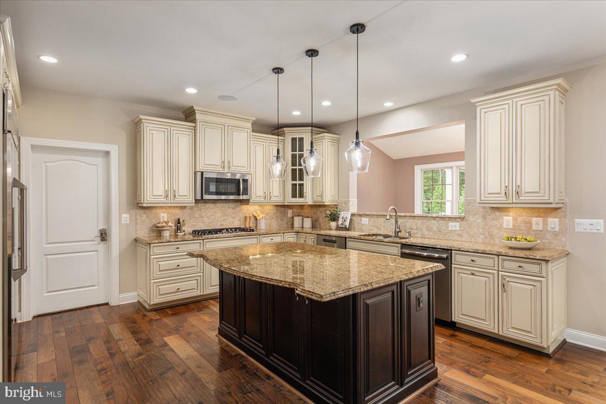 DOMINION VALLEY COUNTRY CLUB - Residential