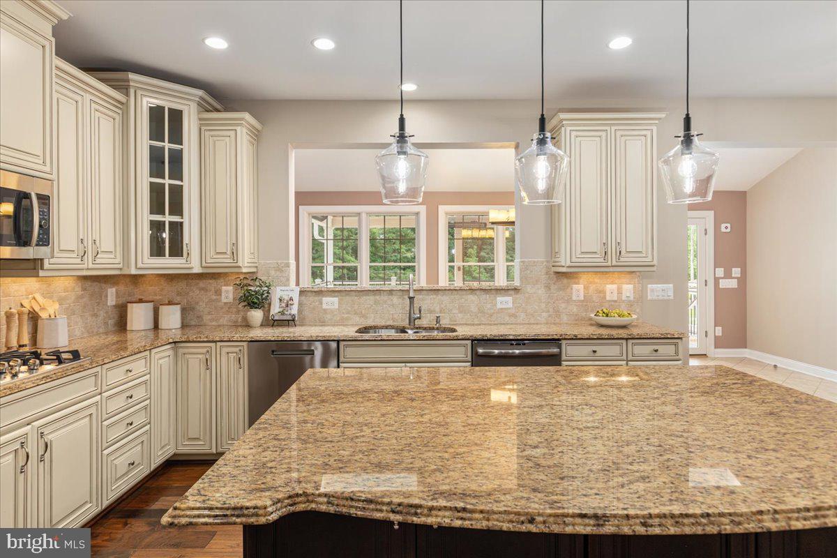 DOMINION VALLEY COUNTRY CLUB - Residential