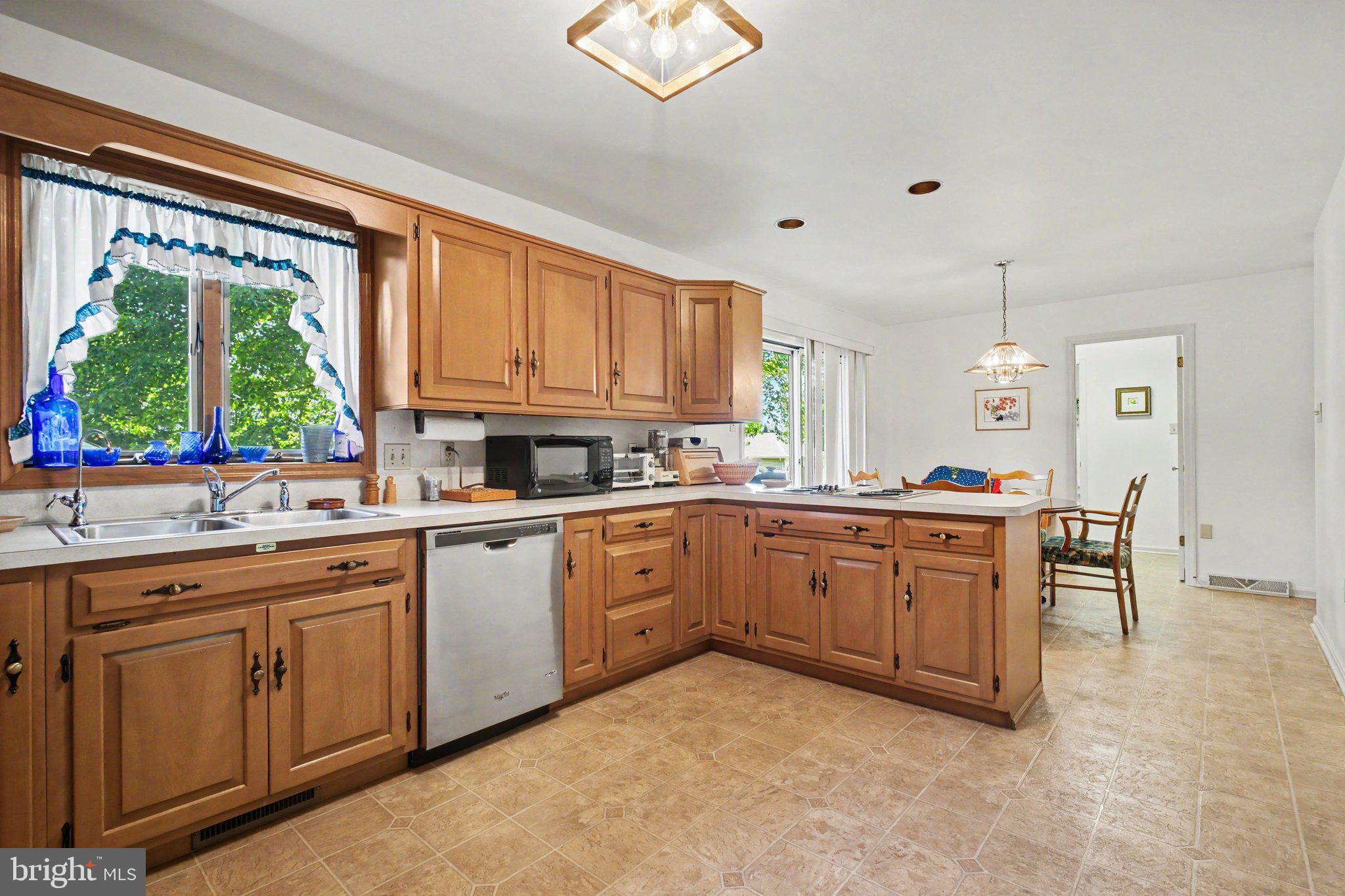 MISSION HILLS - Residential