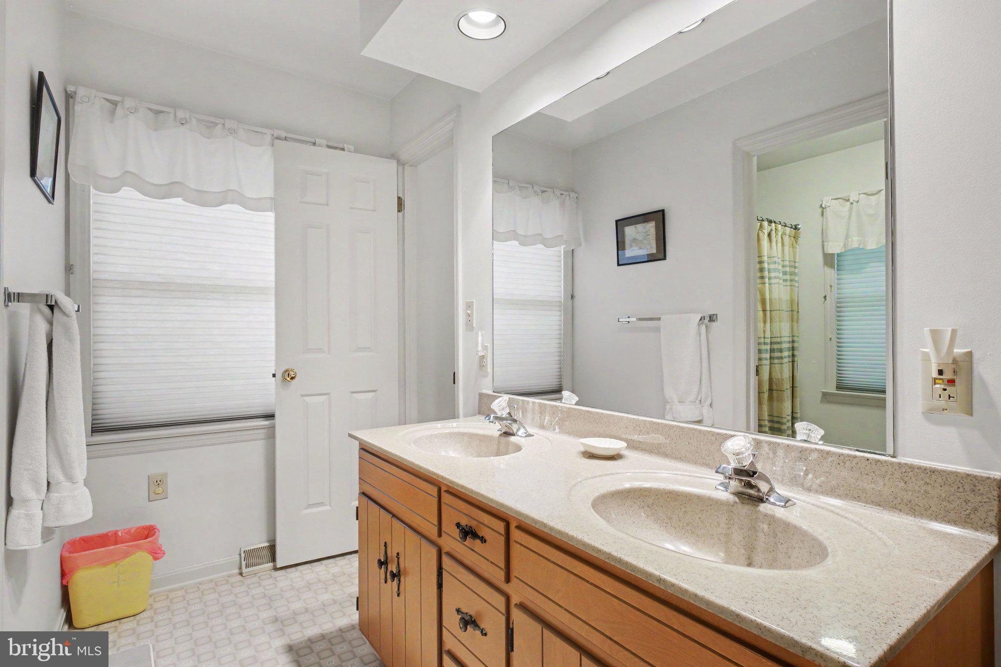 MISSION HILLS - Residential