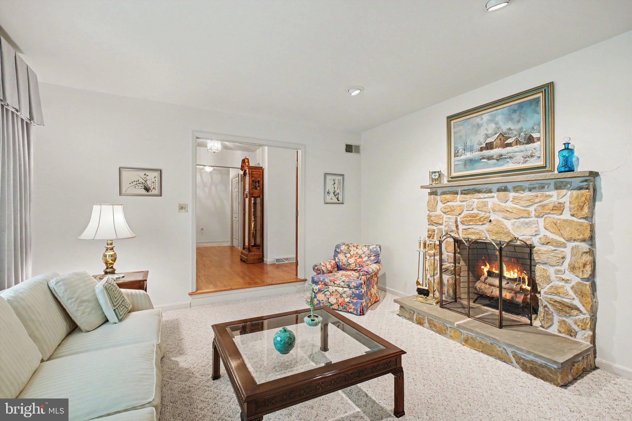 MISSION HILLS - Residential