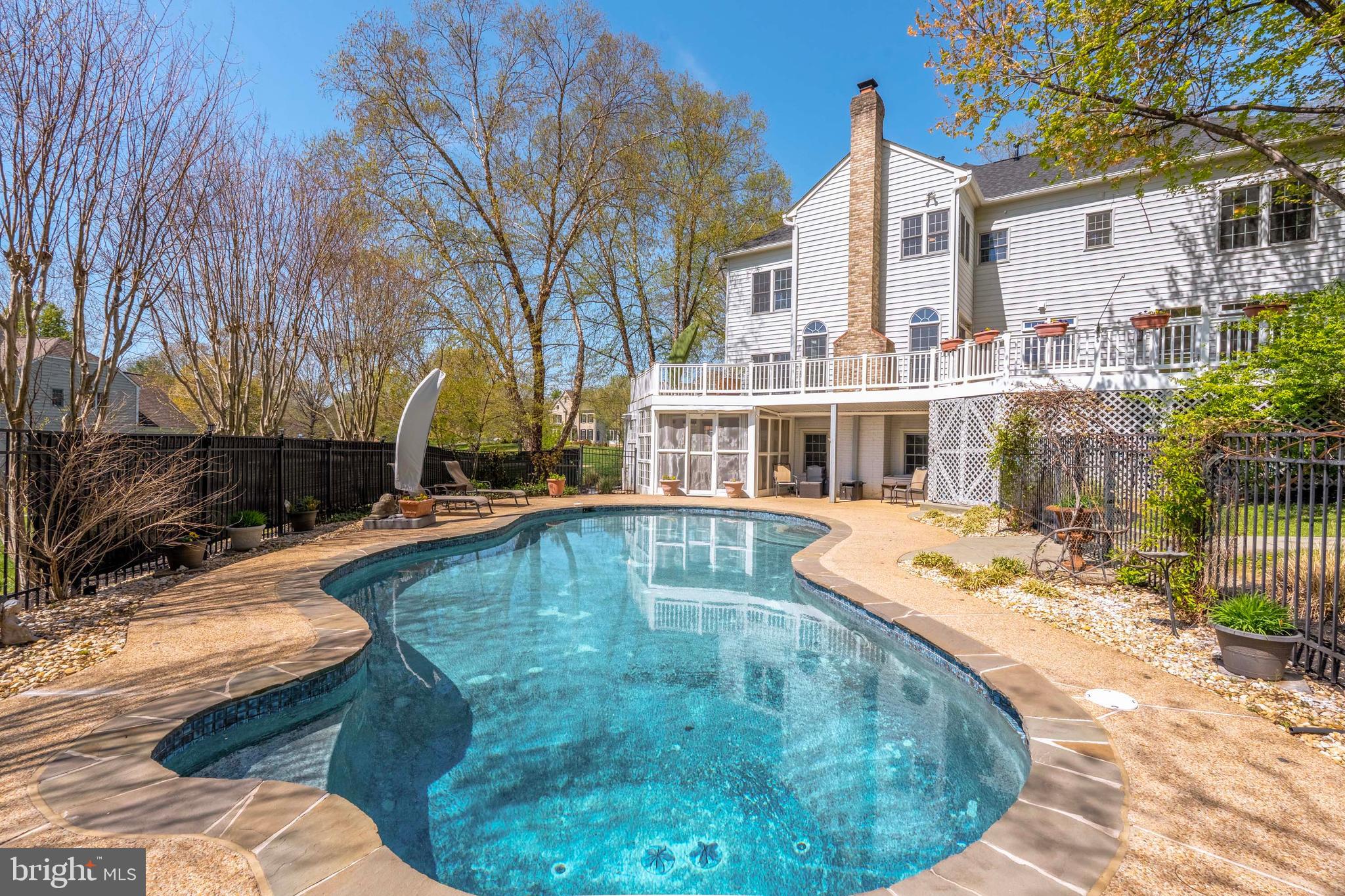 WOODLAND ESTATES - Residential