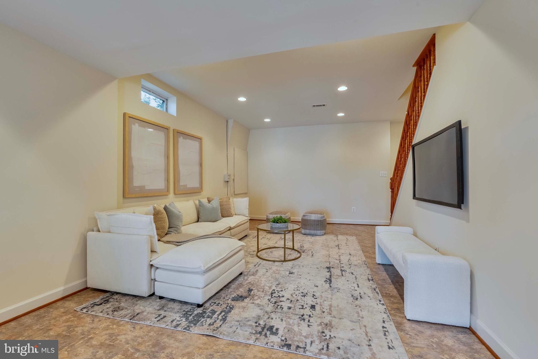WOODLAND ESTATES - Residential