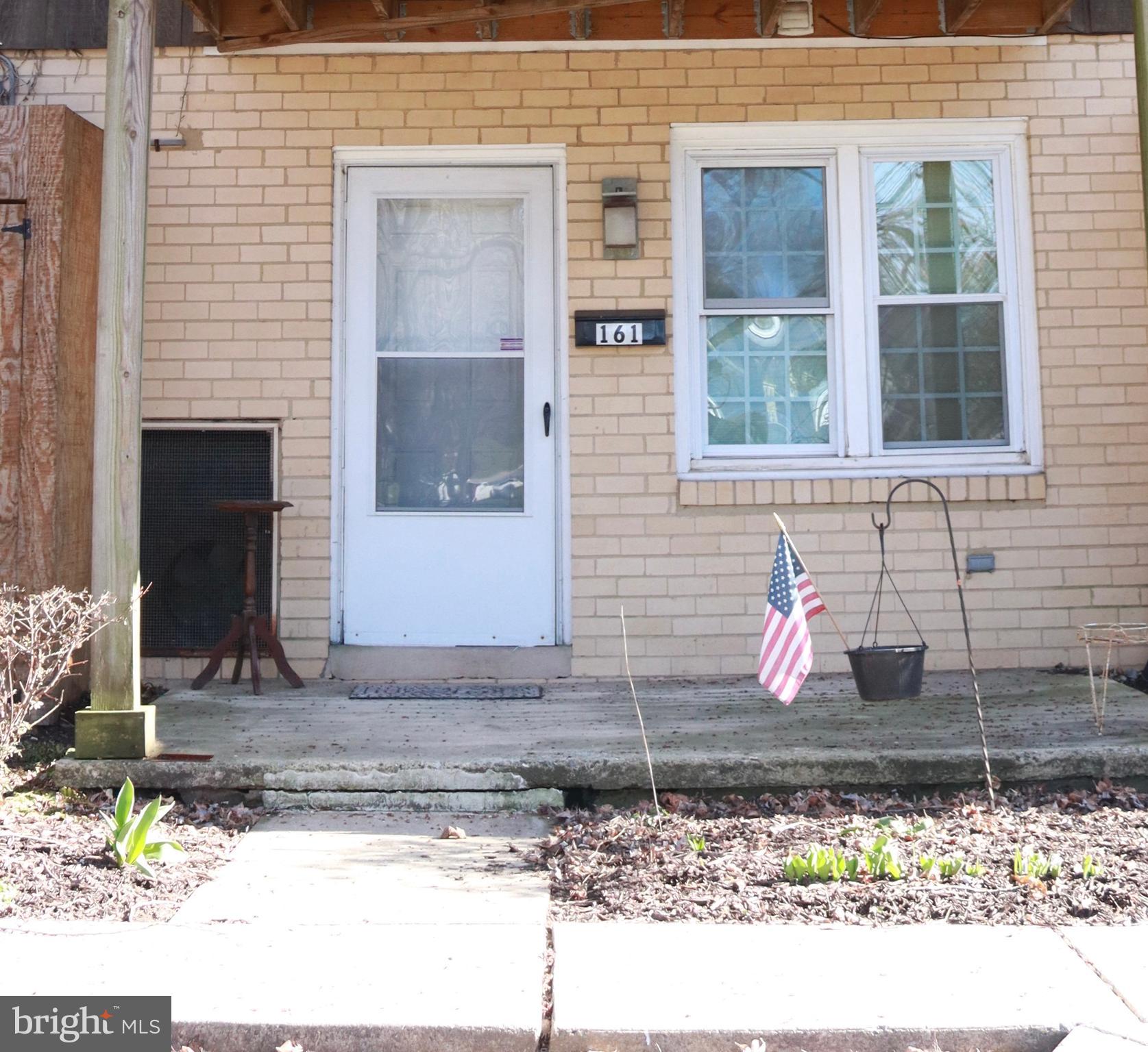 Vey well maintained one bedroom and one bath condo in the heart of Reisterstown, MD.  Private entry and a private balcony/porch to enjoy beautiful weather  that is coming up! Walking distance to all main shopping areas. Schedule your showing today!!!