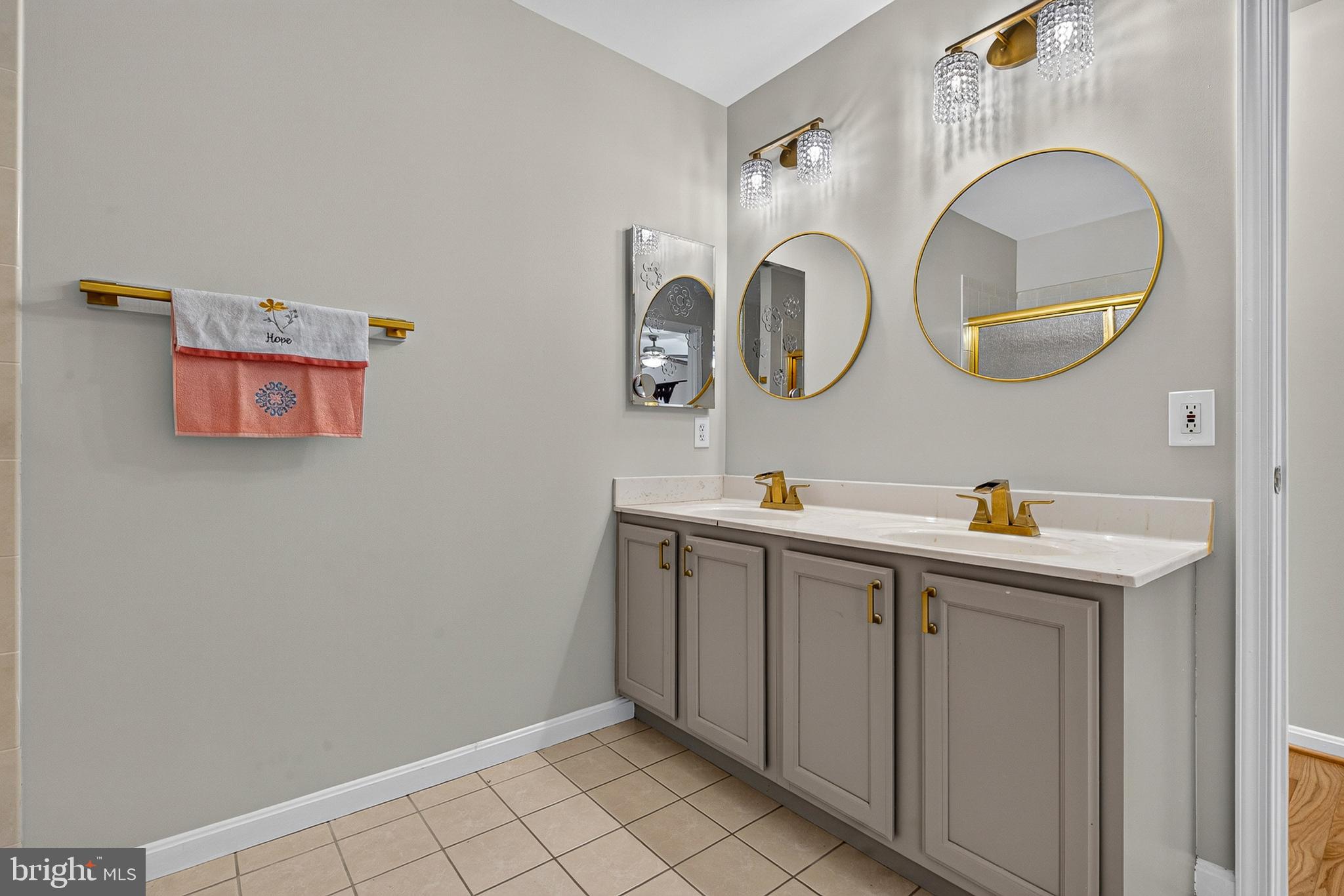 WOODFORDS GRANT - Residential