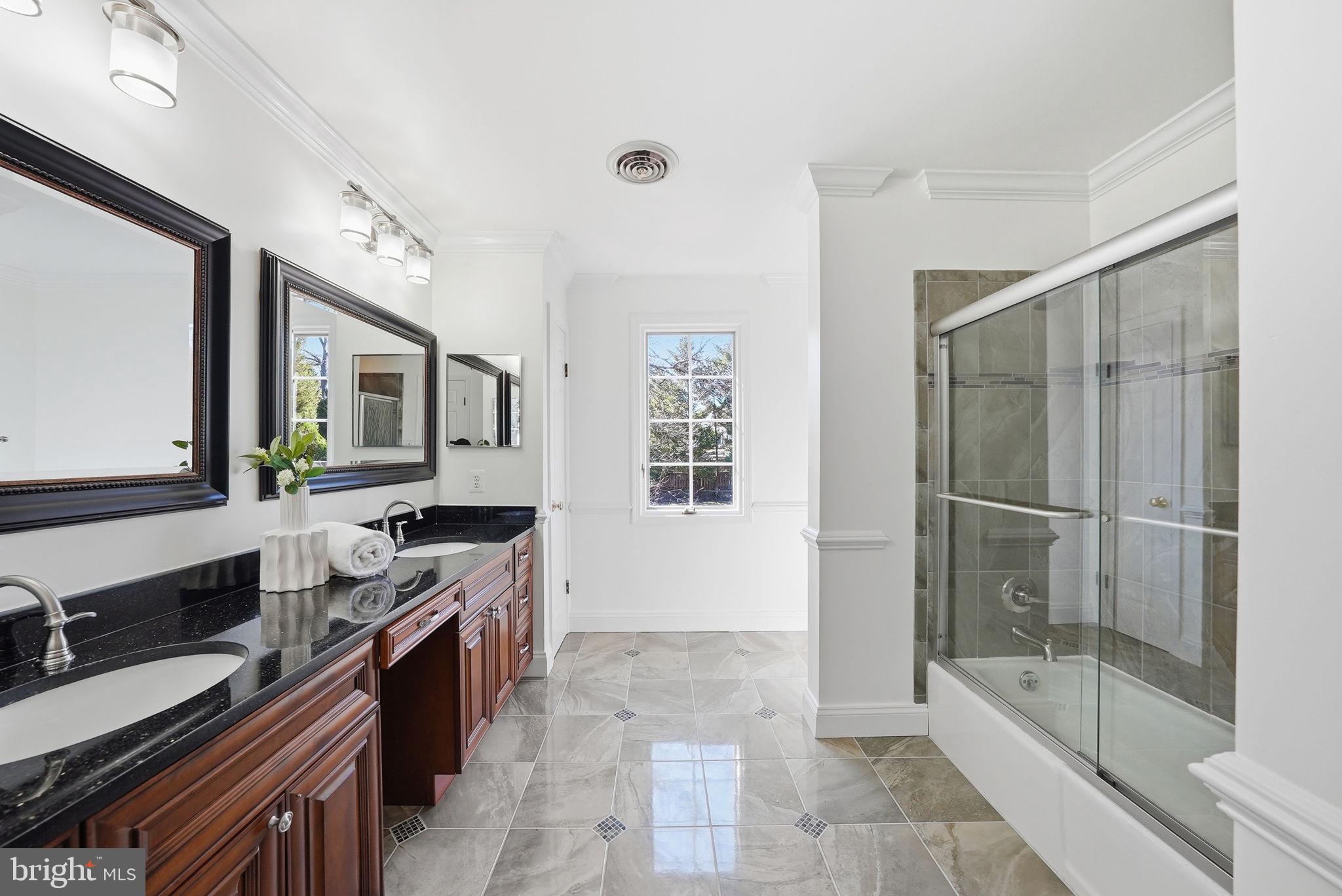 MCAULEY PARK - Residential