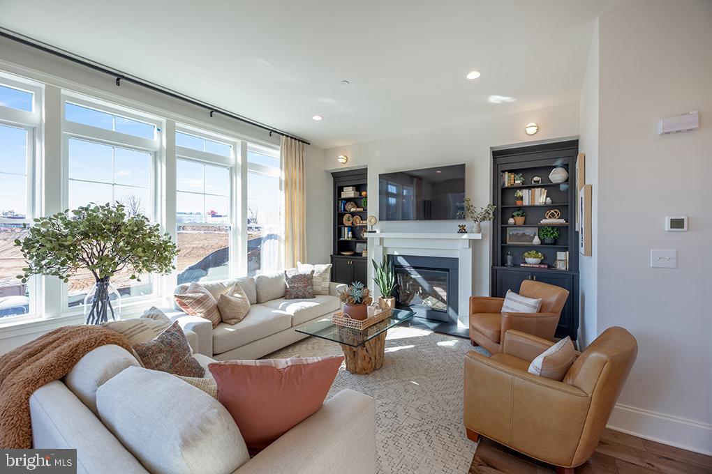 NEWTOWN WALK AT ELLIS PRESERVE - Residential