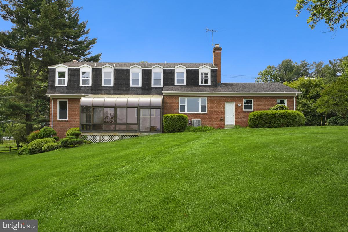 RIVER OAKS FARM - Residential