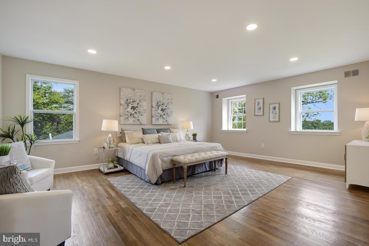 RIVER OAKS FARM - Residential