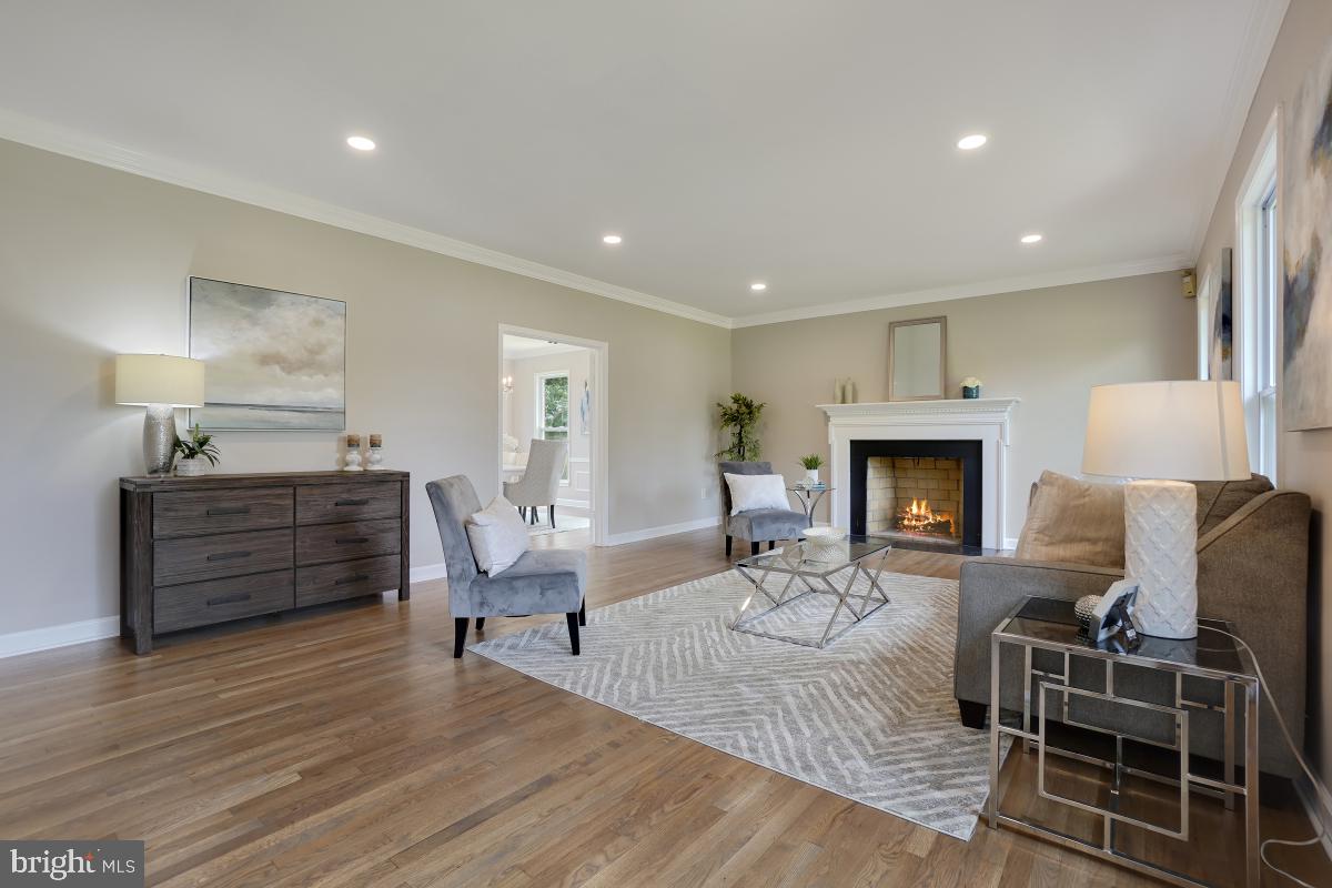 RIVER OAKS FARM - Residential