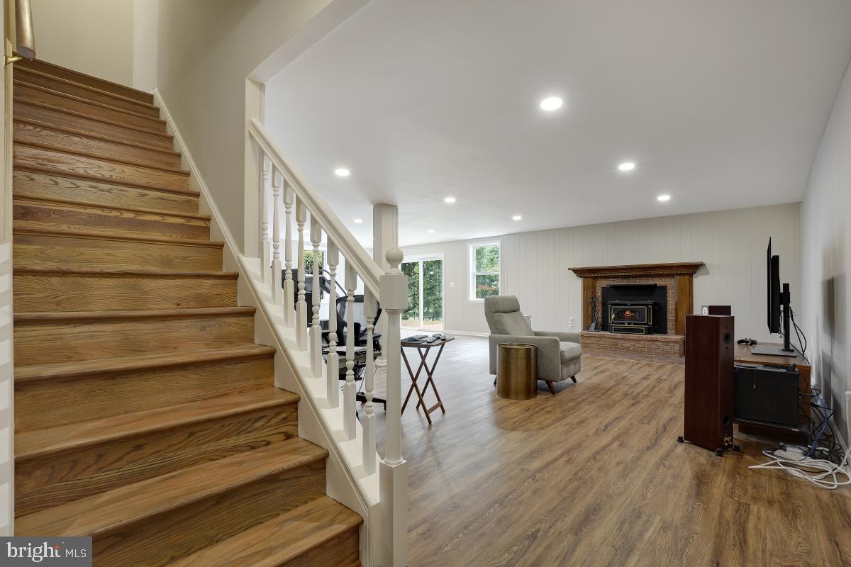 RIVER OAKS FARM - Residential