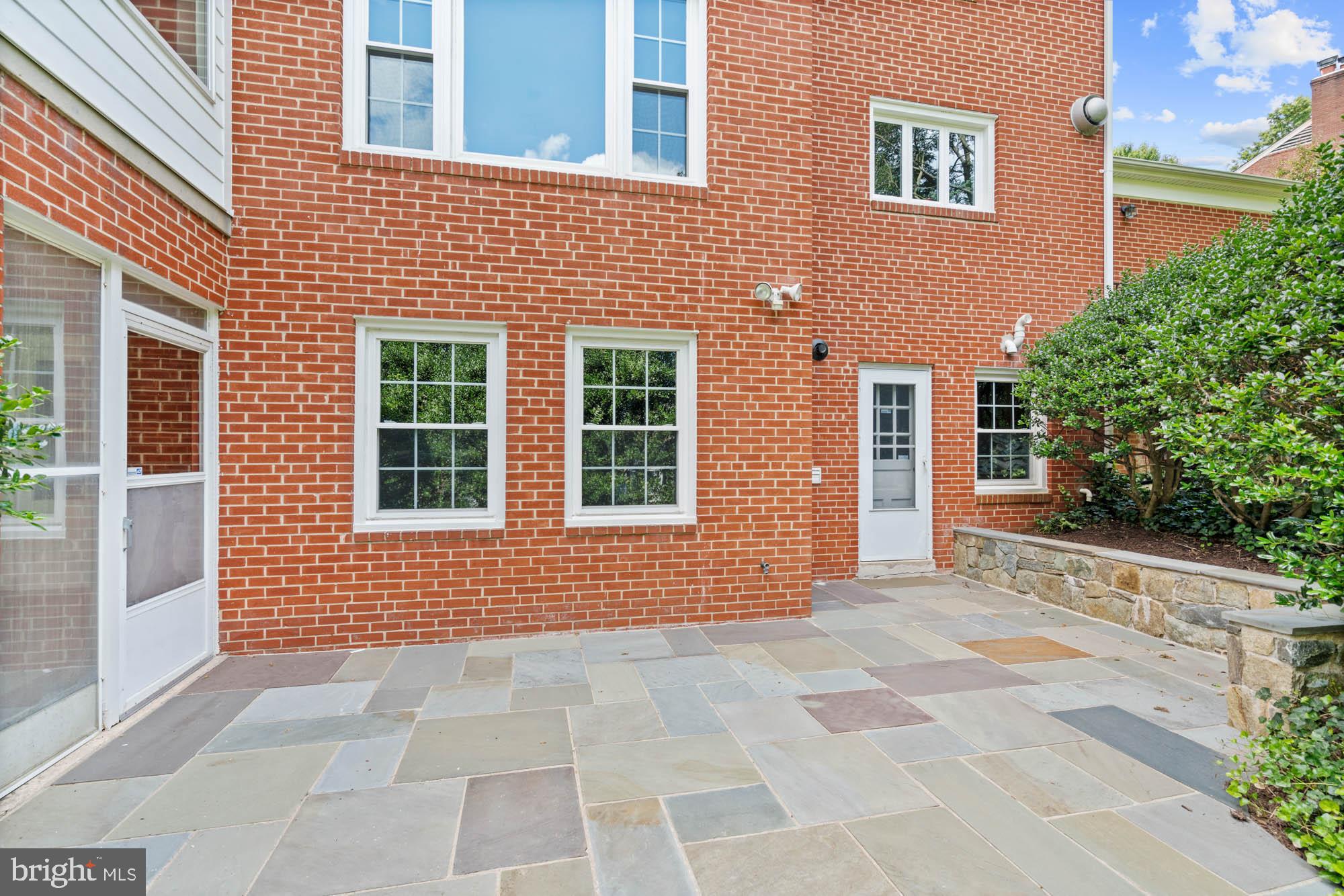 CHEVY CHASE - Residential