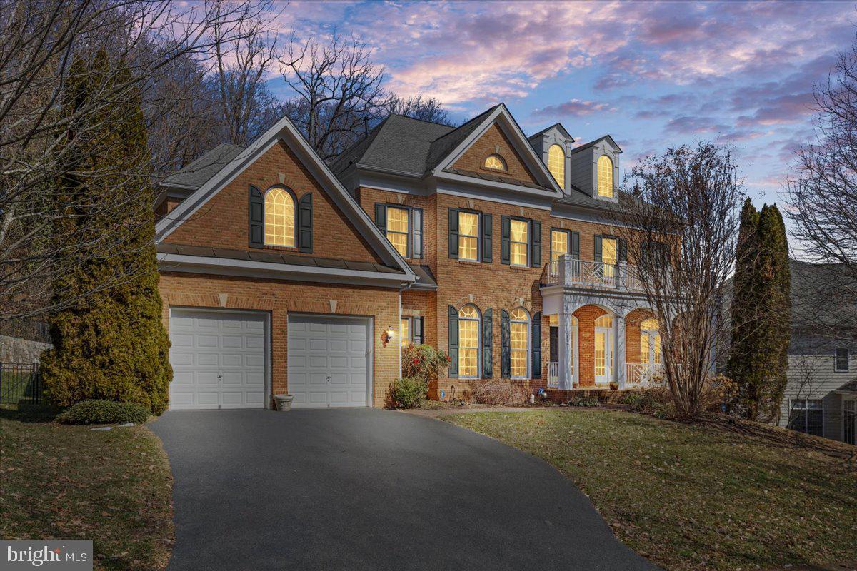 LAKE BARCROFT - Residential