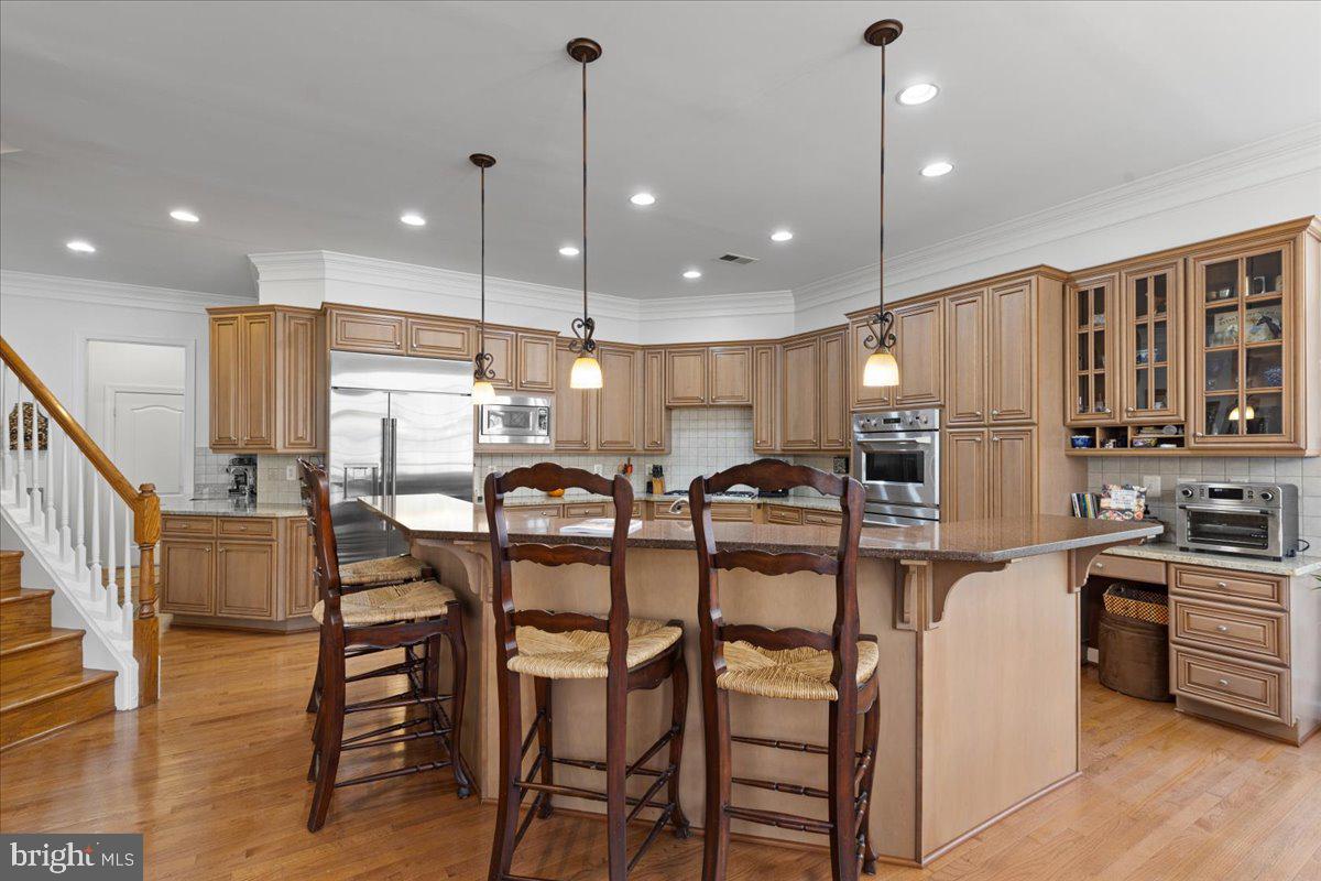 LAKE BARCROFT - Residential