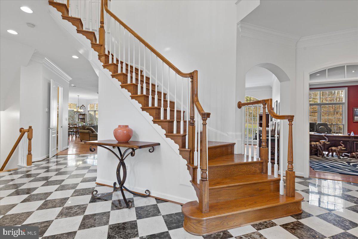 LAKE BARCROFT - Residential
