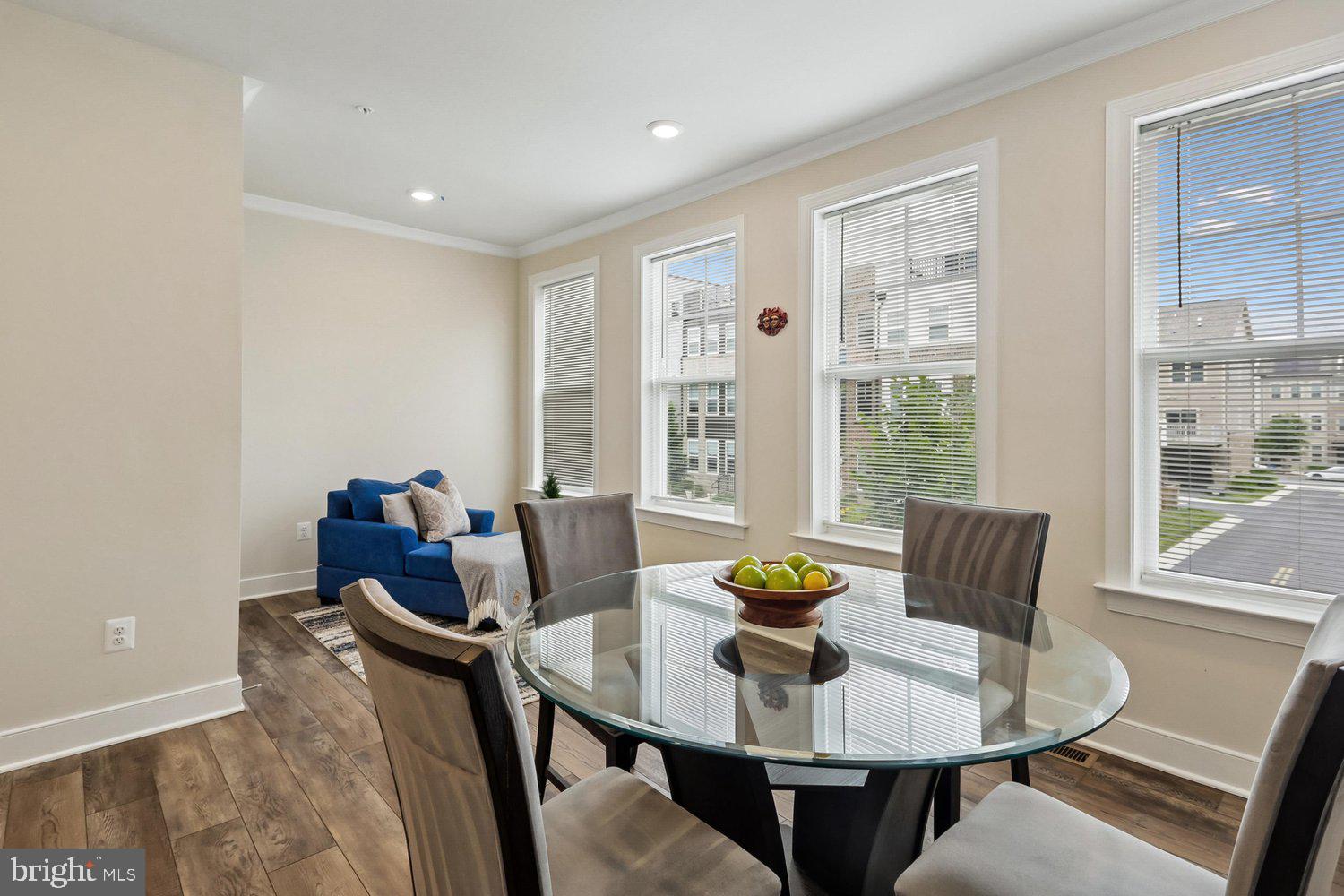CROWN - Residential