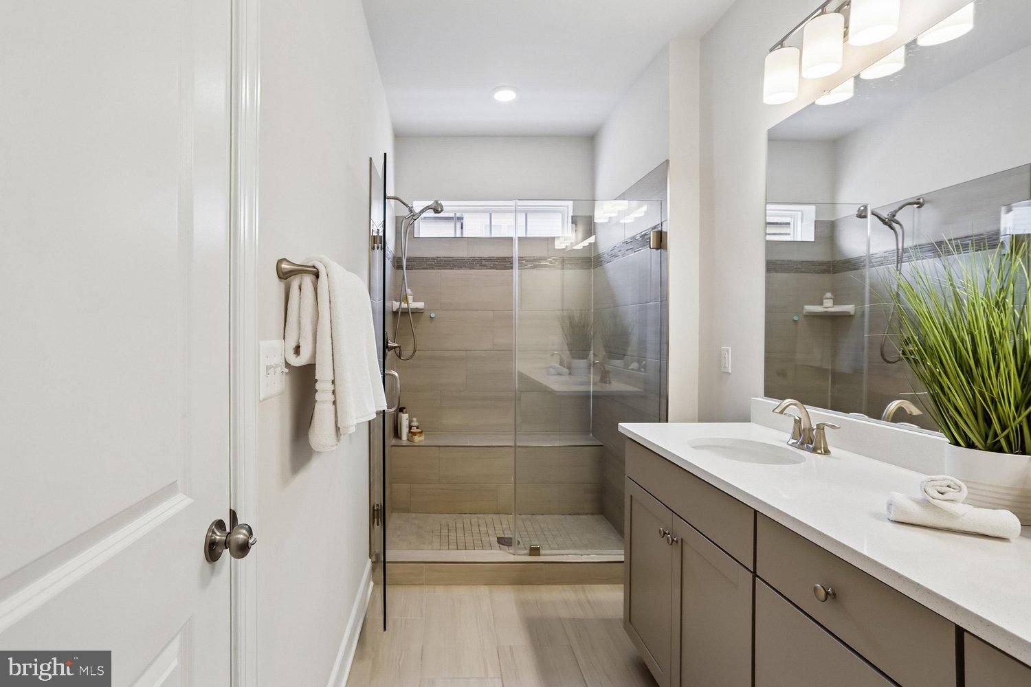 CROWN - Residential
