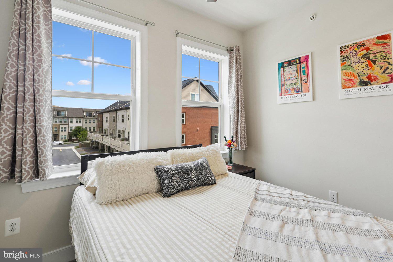 CROWN - Residential