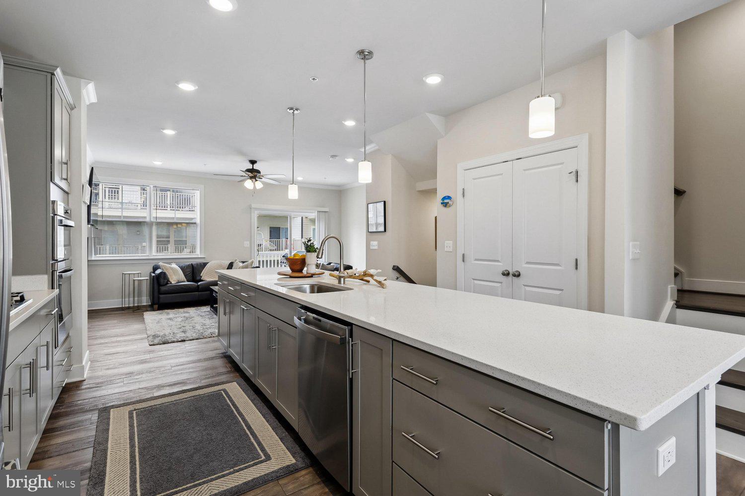 CROWN - Residential