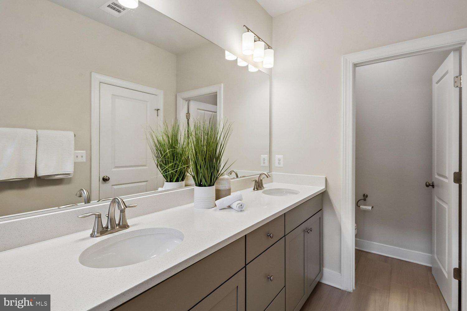CROWN - Residential