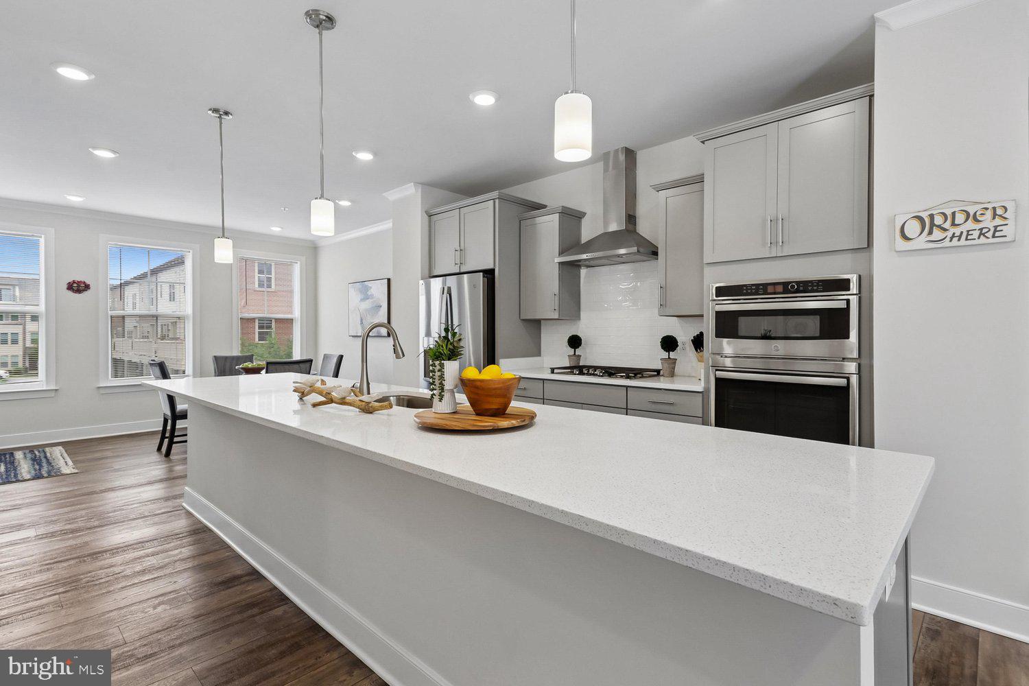 CROWN - Residential