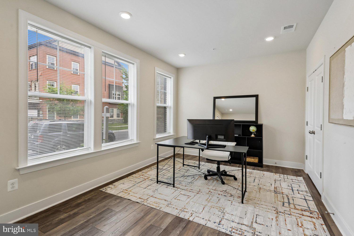CROWN - Residential