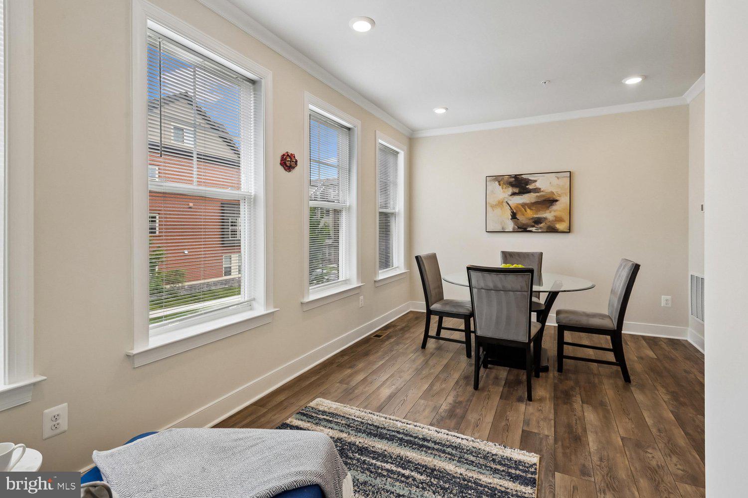 CROWN - Residential