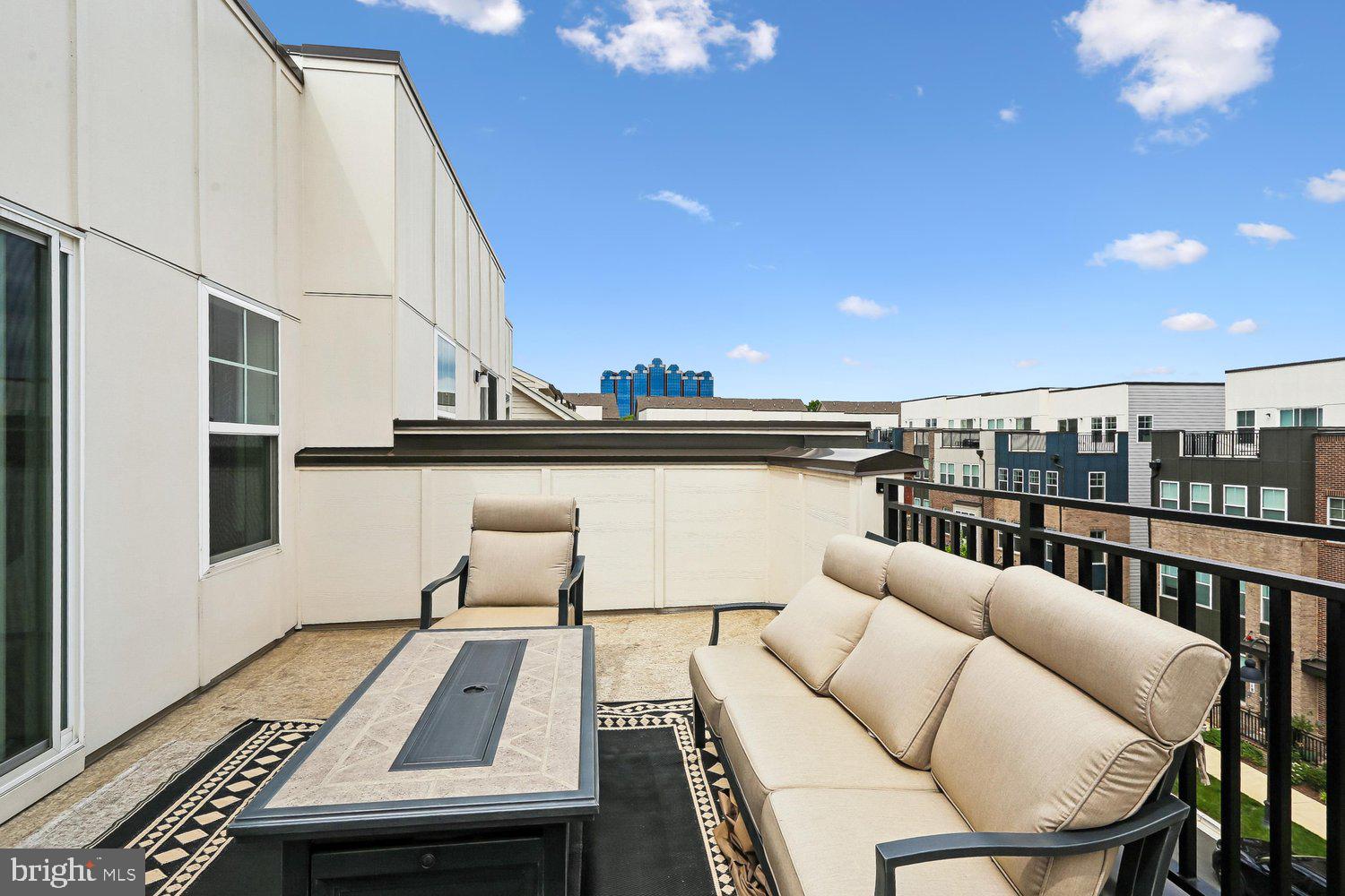 CROWN - Residential