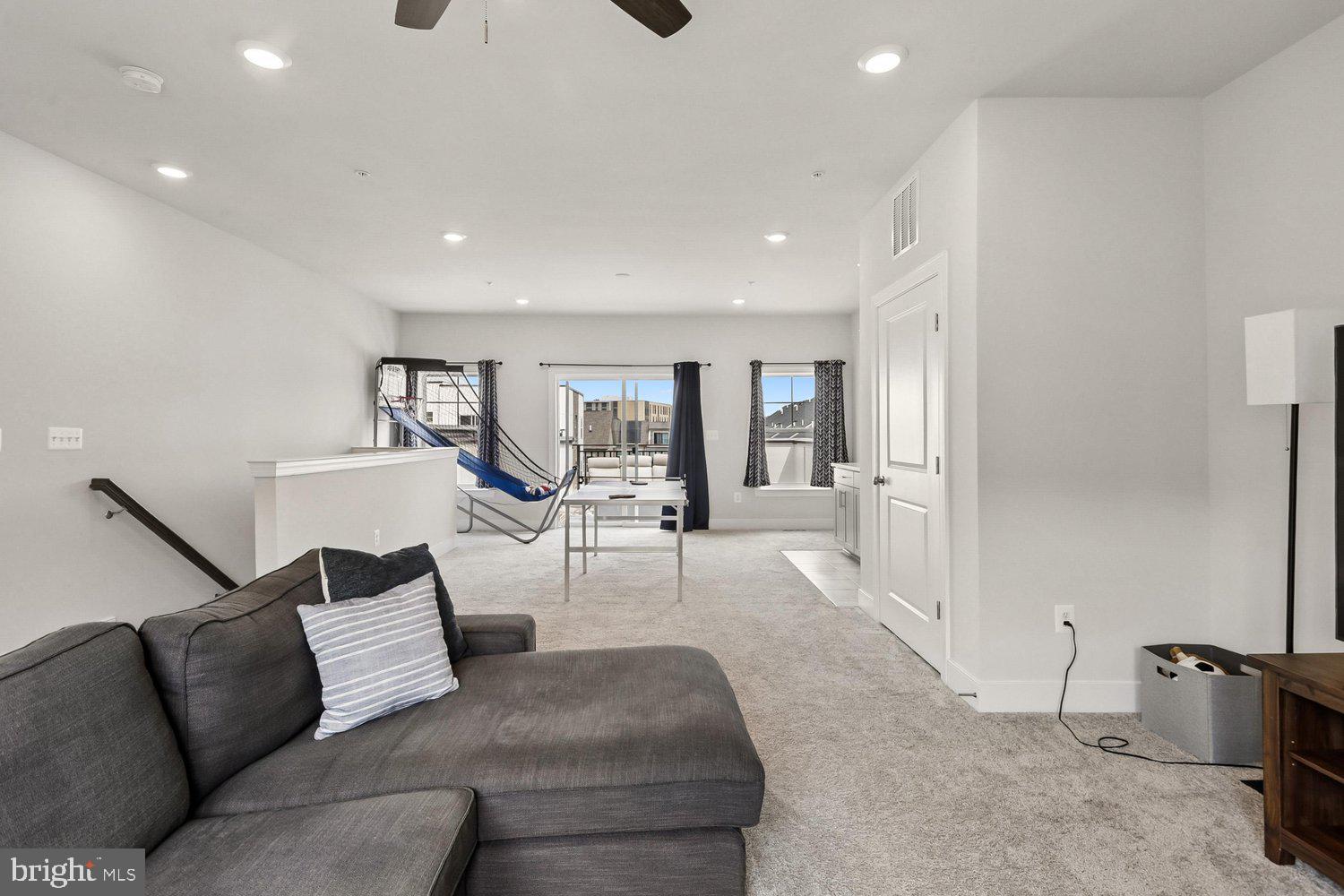 CROWN - Residential