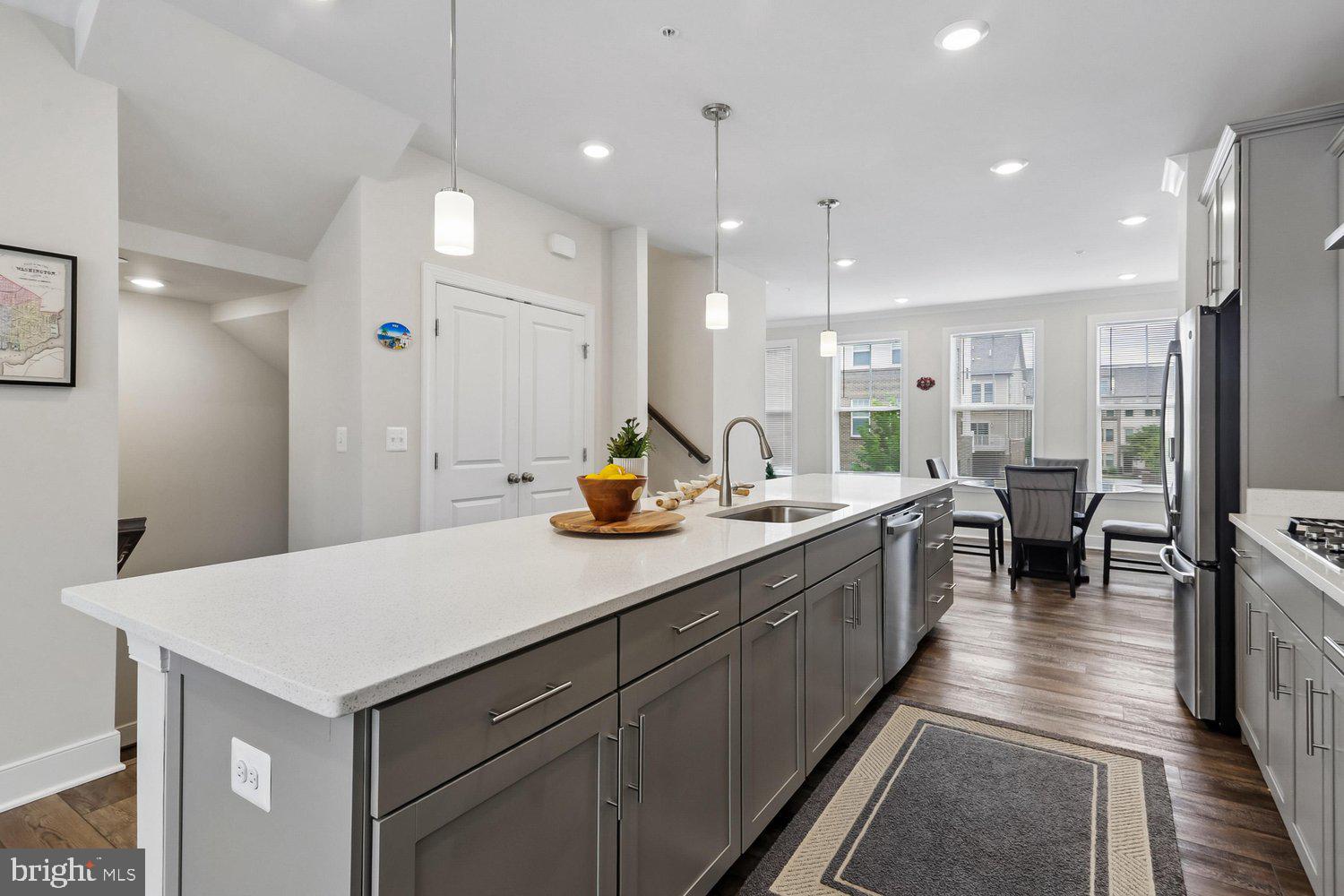 CROWN - Residential