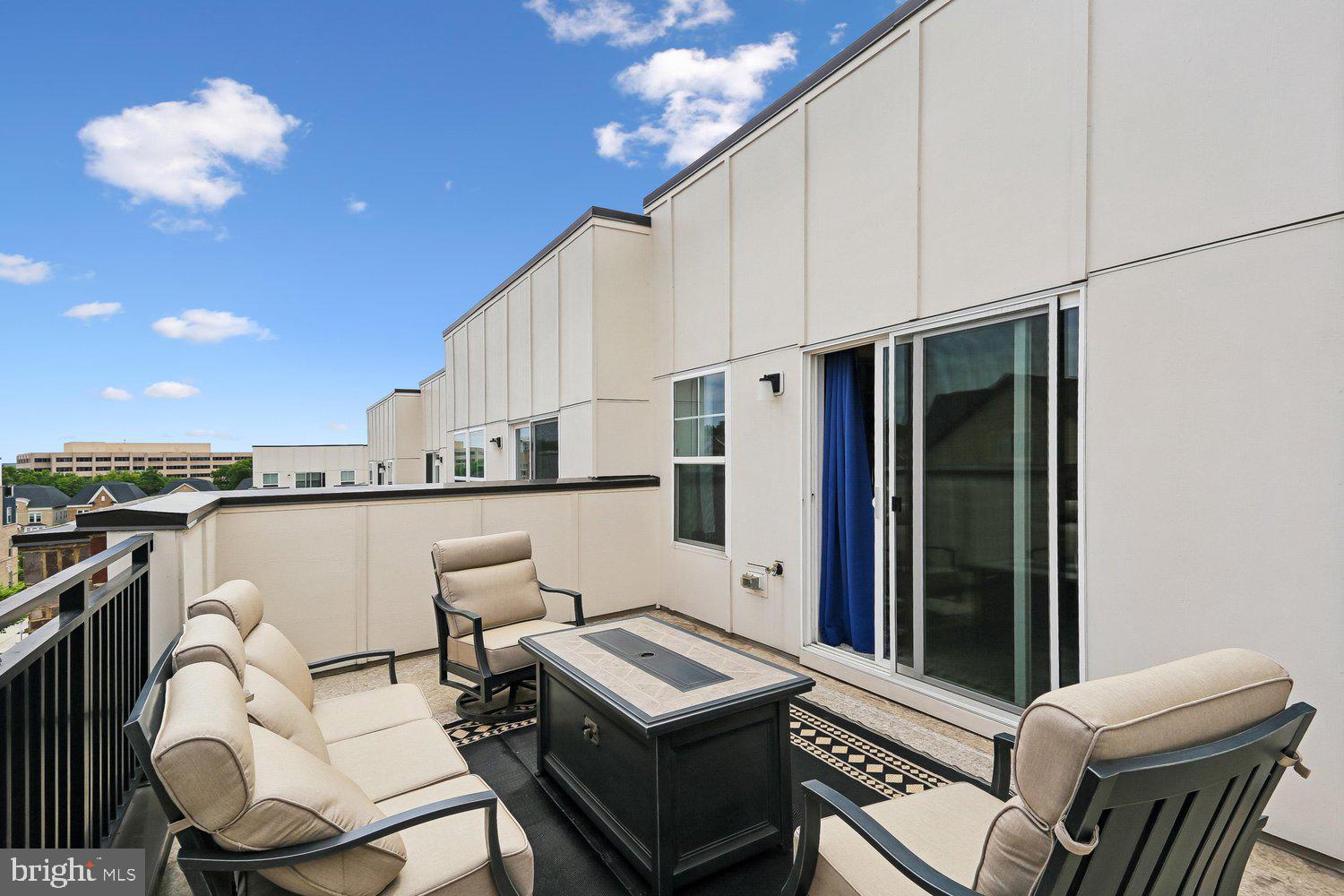 CROWN - Residential