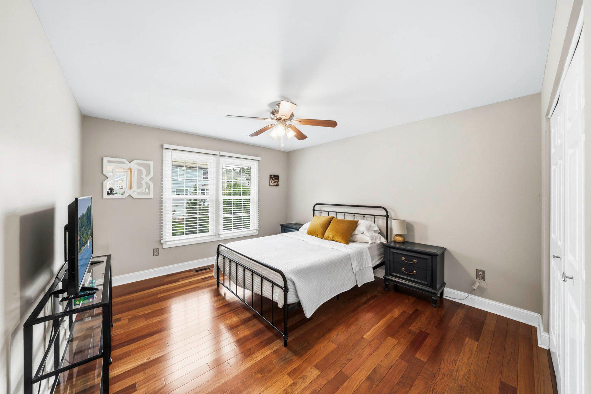 GUNNERS LAKE VILLAGE - Residential