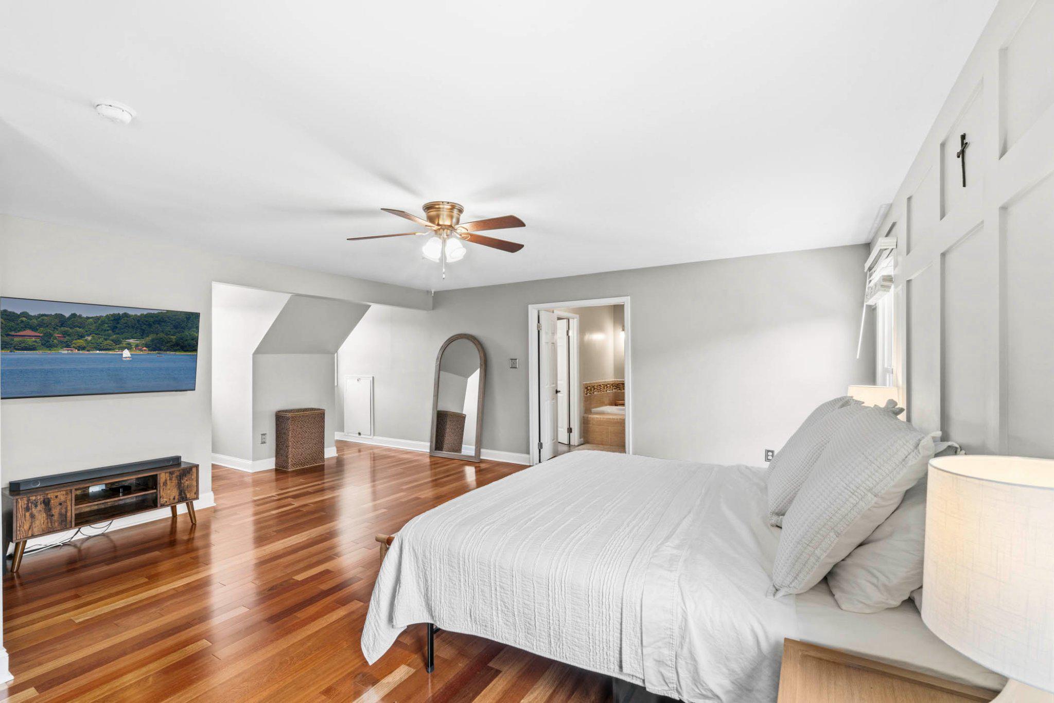 GUNNERS LAKE VILLAGE - Residential